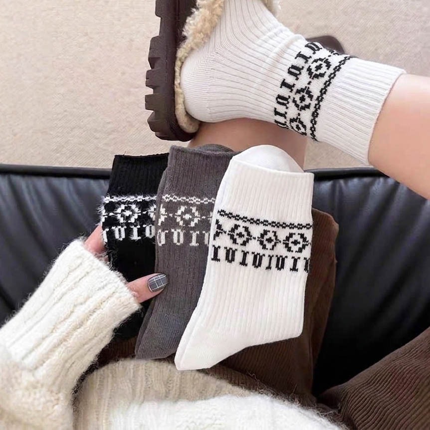 Tất cổ cao nam nữ họa tiết thổ cẩm Ins Retro, mềm mịn dày dặn phong cách học đường Hàn Quốc - Ekiu Shop