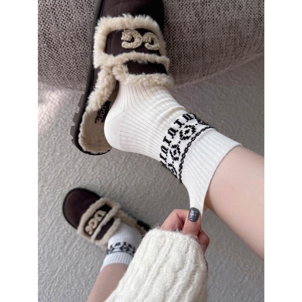 Tất cổ cao nam nữ họa tiết thổ cẩm Ins Retro, mềm mịn dày dặn phong cách học đường Hàn Quốc - Ekiu Shop