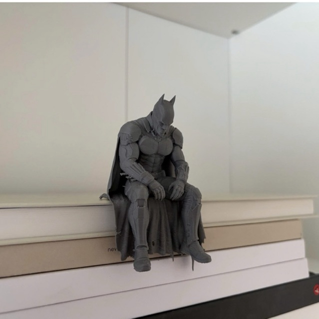Tượng Người Dơi Ngồi Decor Bàn Làm Việc – Mô Hình In 3D Trang Trí Kệ Sách, Góc Máy Tính