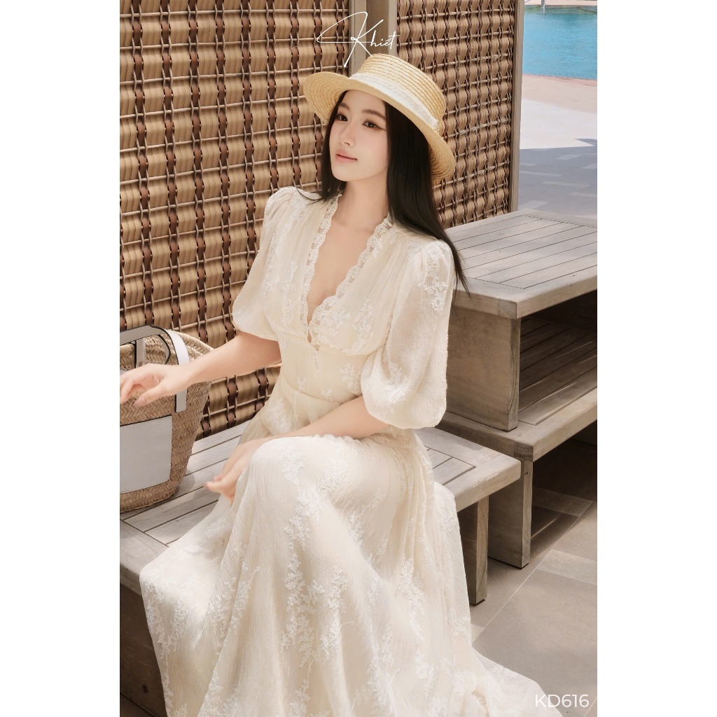 Đầm tơ nhún thêu hoa kem tay bồng phong cách vintage nữ tính KD616