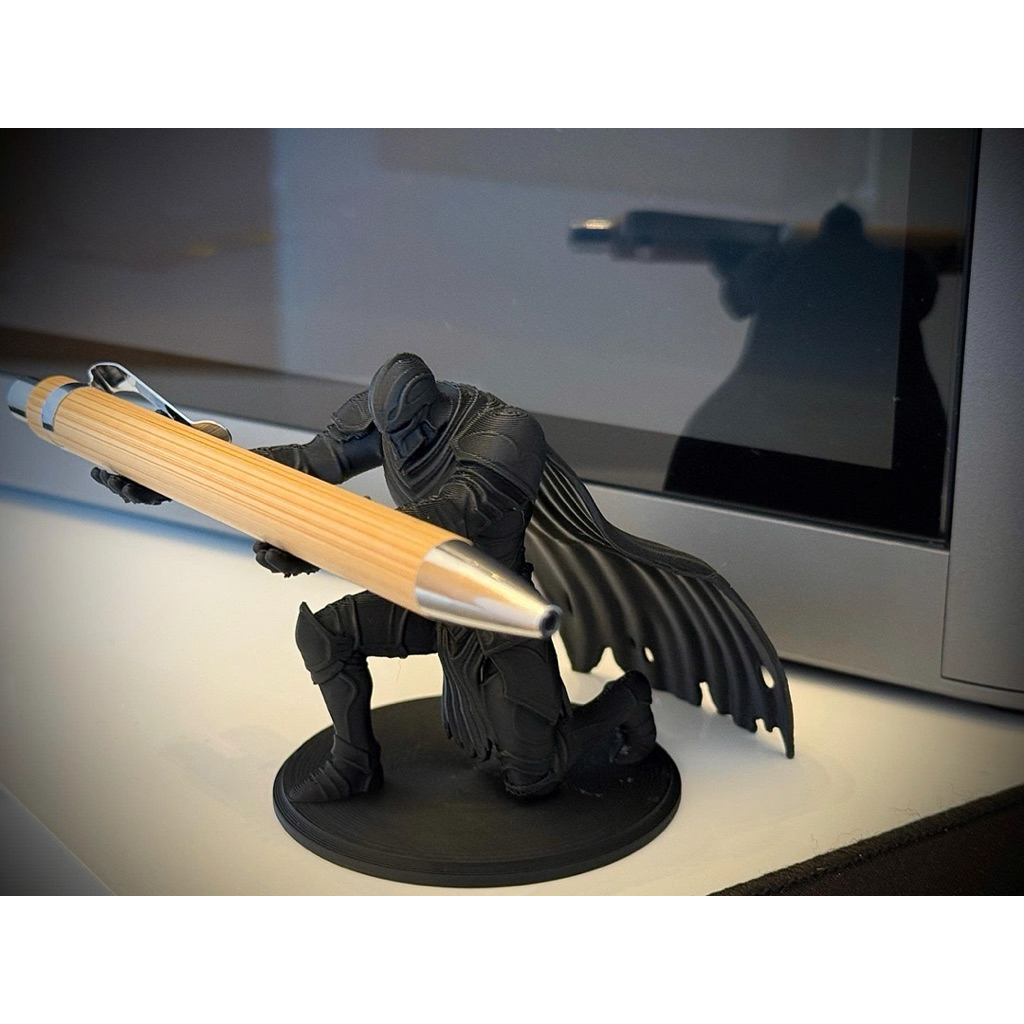 Mô Hình Hiệp Sĩ Giá Đỡ Cầm Bút Decor Bàn Làm Việc – Kệ Bút In 3D Trang Trí Góc Học Tập, Văn Phòng