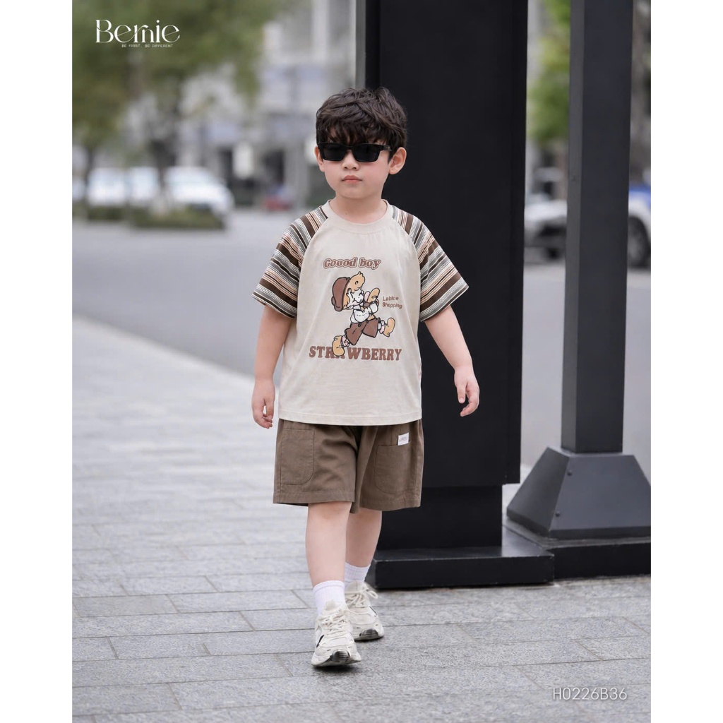(Hãng Bernie)Bộ quần áo hè cộc tay GOOD BOY phối viền tay cổ chất vải cotton co giãn phối quần kaki mềm mại cho bé