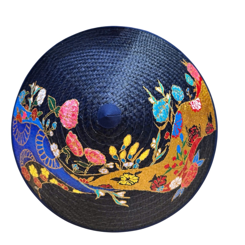 Nón Cỏ Bàng 16V Q Gallery - Đan Vẽ Tay - Mộng Hoa