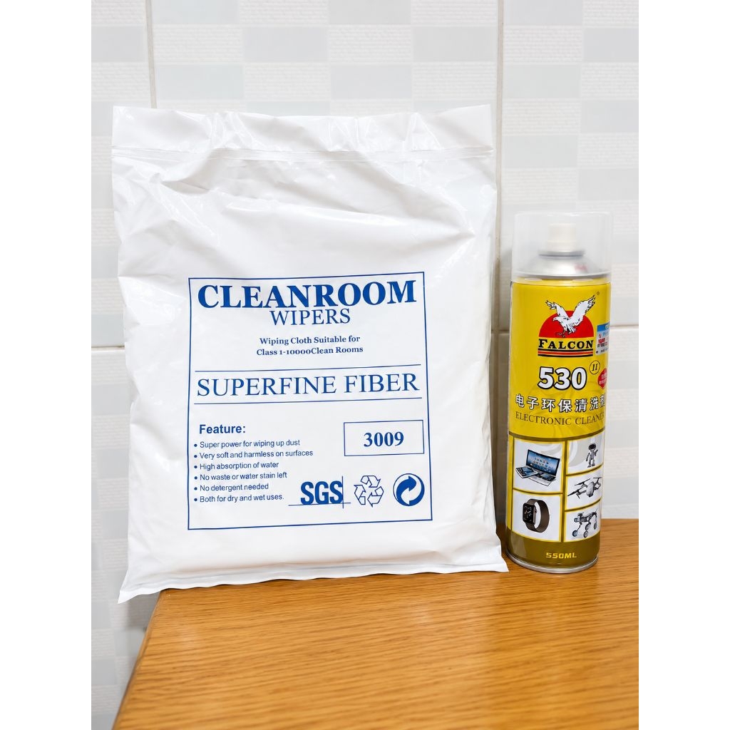 Chai xịt vệ sinh điện thoại 530 Falcon và khăn lau bụi.