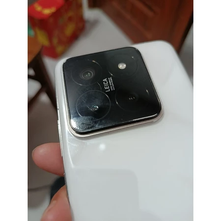 Điện thoại xiaomi 14 pro 16/512 cũ ngoại hình xấu.