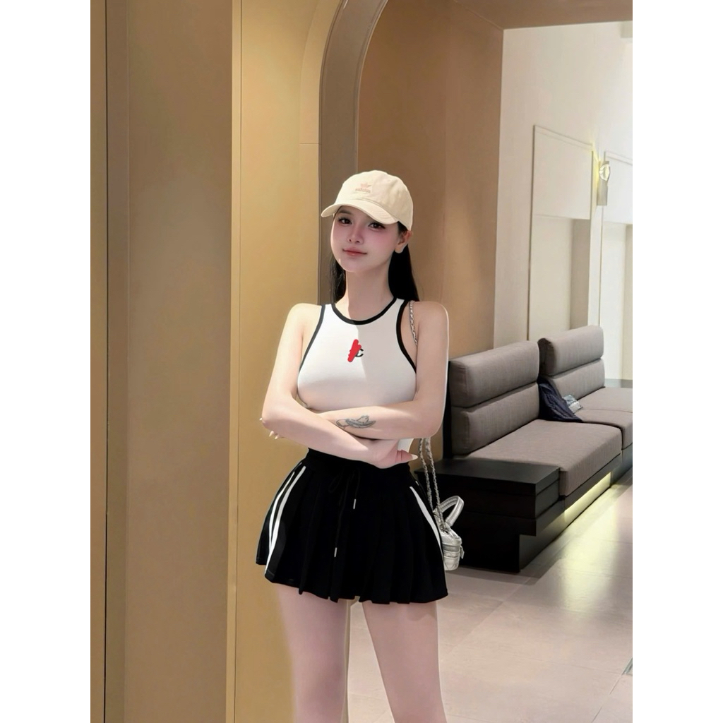 Set áo ba lỗ thêu chữ chân váy xoè kẻ sọc lót quần bằng vải chính k lo hở