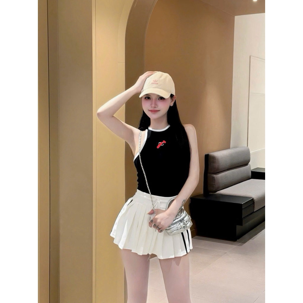 Set áo ba lỗ thêu chữ chân váy xoè kẻ sọc lót quần bằng vải chính k lo hở