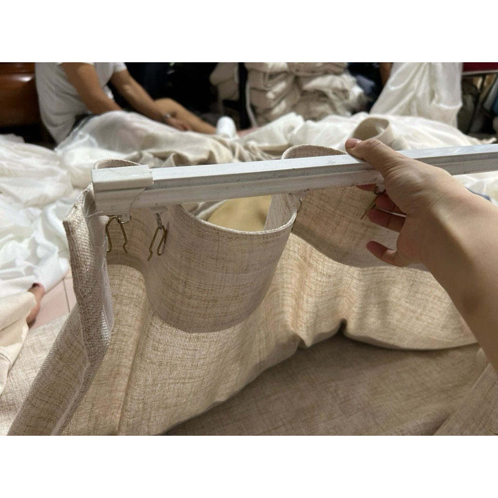 Rèm Định Vị, Chất Liệu Đũi Linen, Màu Be, phù hợp trang trí nhà, homestay, cản nắng 40-50%