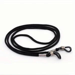 Dây đeo mắt kính vào cổ người lớn