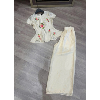 Sét áo lụa cộc tay chiết eo vạt xoè thêu hoa + quần xuông lụa