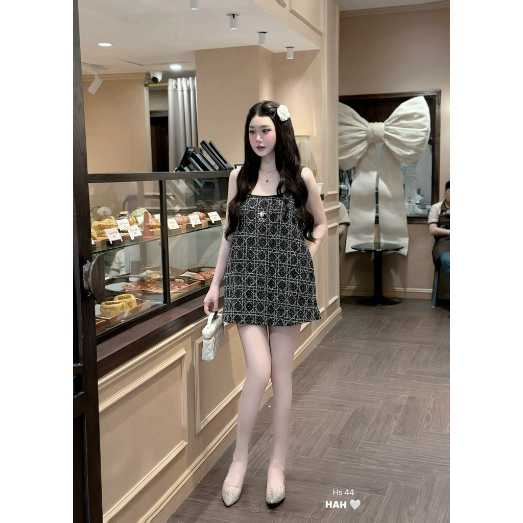 Váy dạ 2 dây dáng xuông hoạ tiết xinh sang