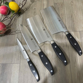Bộ dao Đưc hàng bãi gồm 4 cây gọt thái chặt rất tiện lợi, dễ sử dụng và tiện lợi