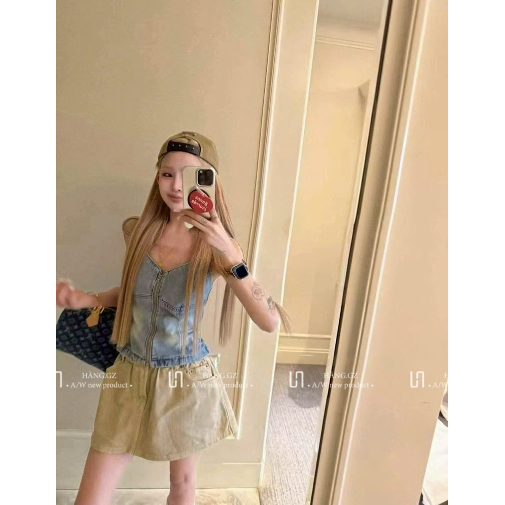 Áo yếm jeans khoá có mũ