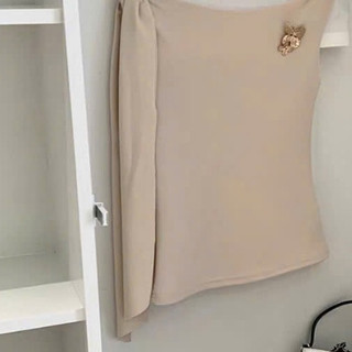 Áo Thun Zip mềm thiết kế trễ vai buộc dây nơ nữ tính cài Tag Nổi Bật