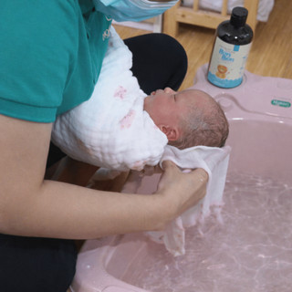 Nước Tắm Gội Thảo Dược Cho Bé Bon Bon – Dịu Da, Mát Da, Giảm Rôm Sảy