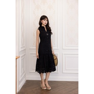 SWANLAKE | Váy Đầm Nữ Maxi Sơ Mi Suông Sát Nách Đuôi Cá Cotton Thêu Hoa Đục Lỗ Cài Nút Có Túi D12905