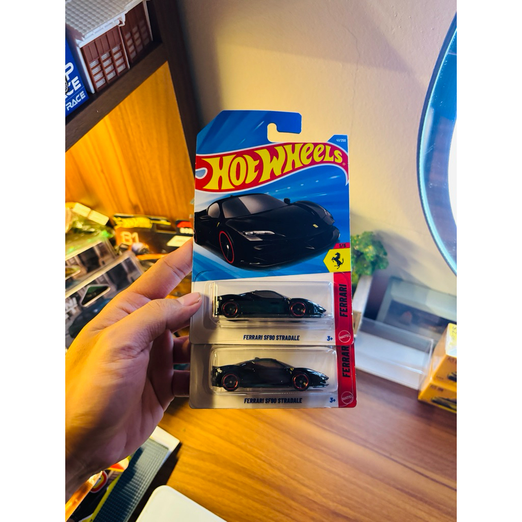 Xe mô hình đồ chơi Hot Wheels Basic 1/64