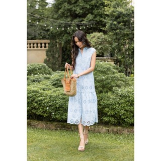 SWANLAKE | Váy Đầm Nữ Maxi Sơ Mi Suông Sát Nách Đuôi Cá Cotton Thêu Hoa Đục Lỗ Cài Nút Có Túi D12905