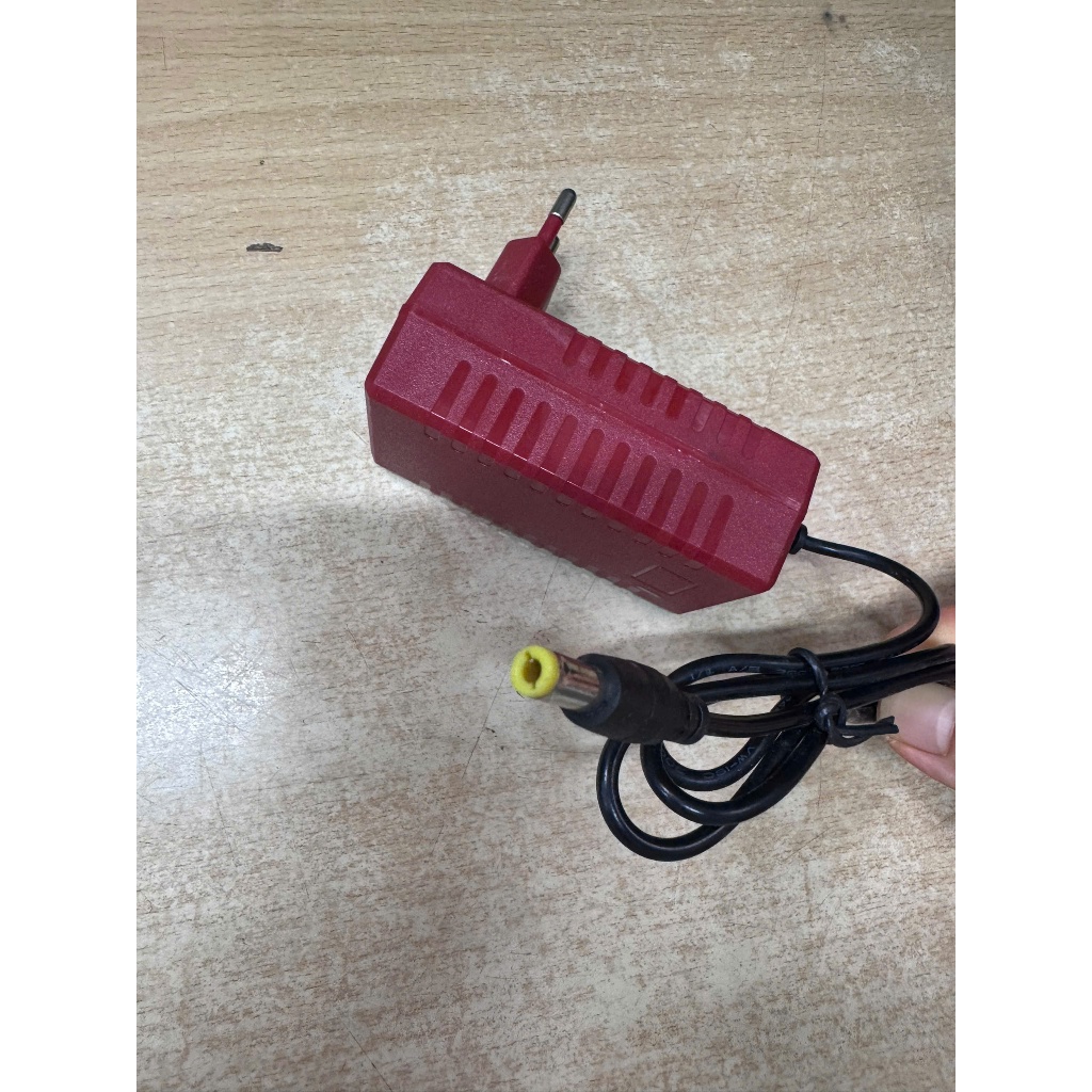 Sạc pin 1A cho máy khoan pin Li-ion 21V, có đèn báo khi sạc