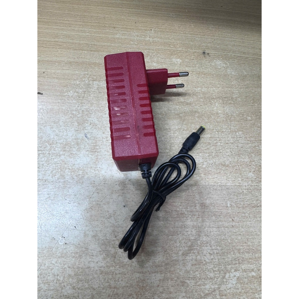 Sạc pin 1A cho máy khoan pin Li-ion 21V, có đèn báo khi sạc