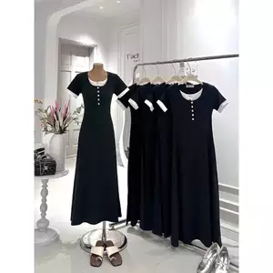 ĐẦM THUN ĐEN PHỐI TRẮNG ĐÍNH 5 NÚT BẠC | MEOINDAHOUSE
