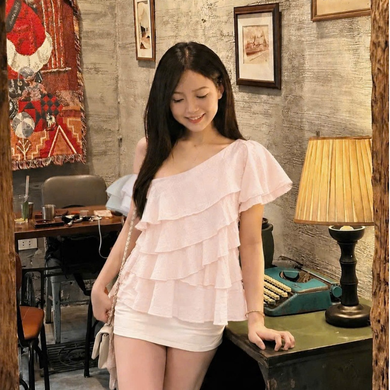 [ BST HÈ 2026 - CHIOCO ] Áo Babydoll Kiểu Nữ Dáng Trễ Hở Vai Bèo Nhún Xếp Tầng Điệu Đà Mùa Hè - KA877