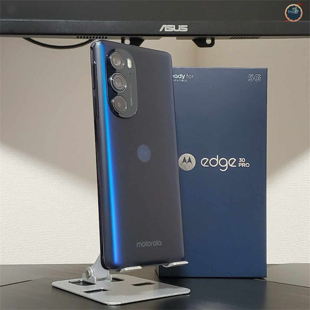Điện thoại Motorola Edge 30 Pro ( QUỐC TẾ 2 SIM )