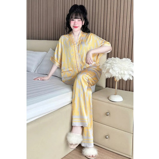 Đồ Ngủ Lụa Latin Màu Vàng Cổ Y Cánh Dơi Họa Tiết Vân Loang Pijama Form Rộng Thoải Mái Cao Cấp