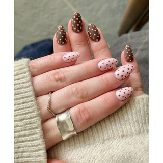 Nailbox móng tay giả thiết kế chấm bi hot trend tông nâu cacao phối hồng phù hợp đi chơi du lịch biển (A07)