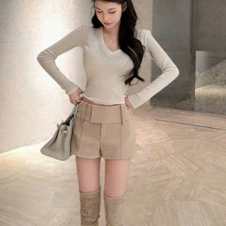 quần cộc nữ-tạo cảm giác sang trọng, giúp tôn vòng eo và kéo dài đôi chân