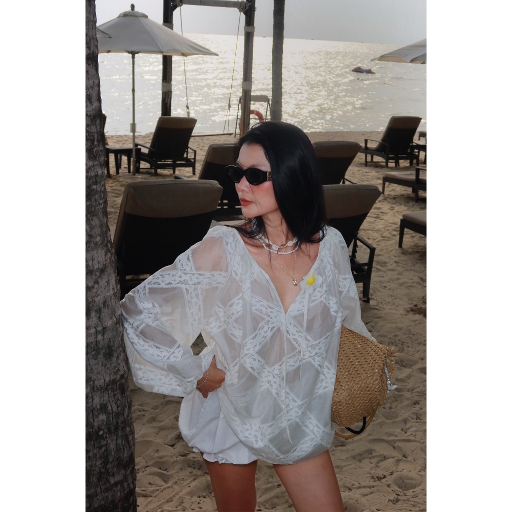 SUNDAY - KAIA BLOUSE - Áo Tay Dài, Cổ V, form thoải mái.