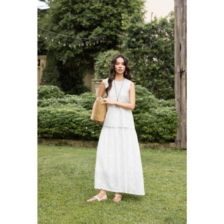 SWANLAKE | Áo Kiểu Nữ Vải Cotton Thêu Hoa Sát Nách Cổ Tròn Trẻ Trung Năng Động Dạo Phố Hè A13744