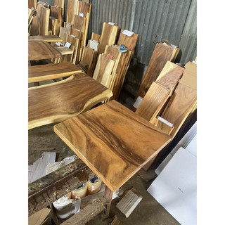 Gỗ me tây: 60 x 60 x 3.4cm (Sơn 1 mặt)