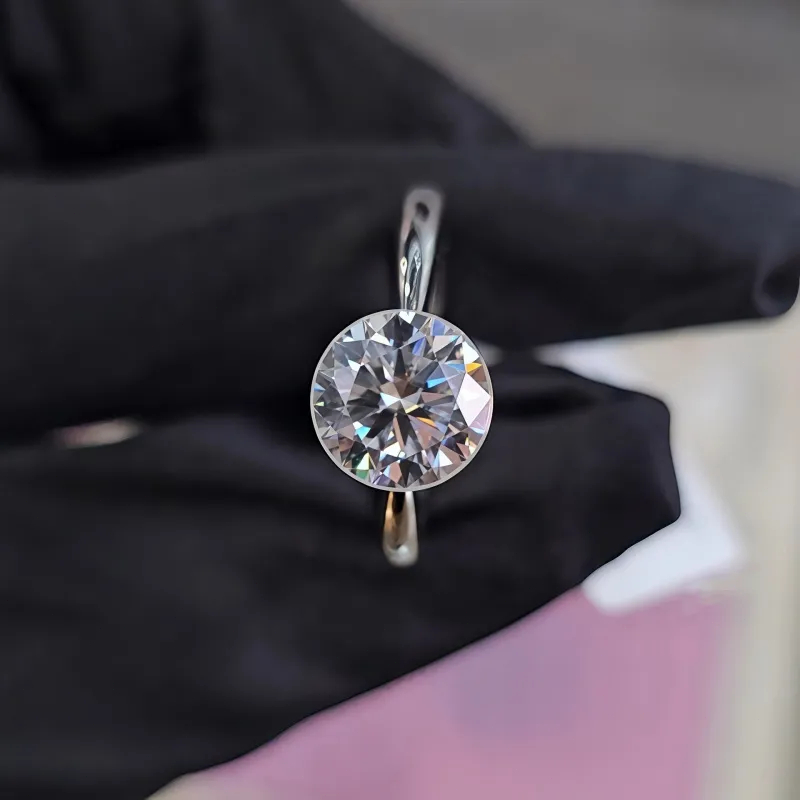 Nhẫn nữ, bản tròn, đính kim cương moissanite 6,5mm.