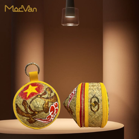Charm Umi Ví Cỏ Bàng Q Gallery - Đan Vẽ Tay - Treo Túi Xách Móc Khóa