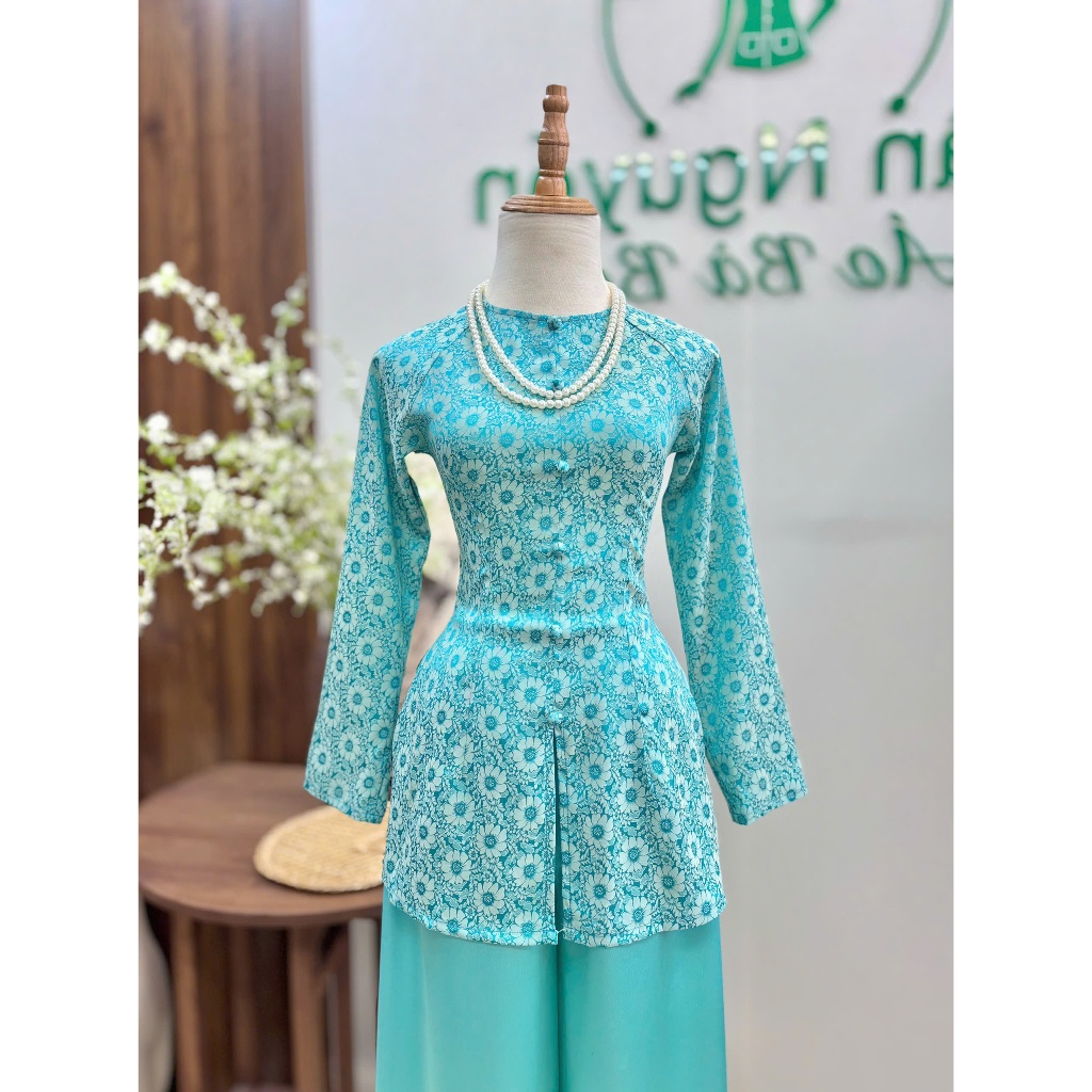 Hân Nguyễn Áo Bà Ba - B.A203 - Áo Bà Ba Gấm Hoa Tiểu Mai Cổ Tròn Nút Nụ Tay Dài Dây Kéo ( QUẦN NGỌC TRAI )