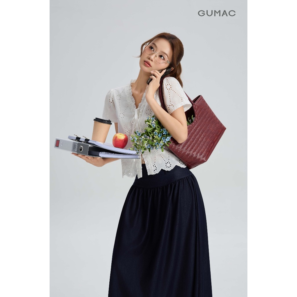 Áo Kiểu Nữ GUMAC Form Suông Lửng Tay Ngắn Cột Dây Cổ V Viền Ren Chất Xô Hoa 2 Lớp Nhẹ Nhàng YAG05062