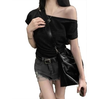 Áo thun nữ lệch vai nhún bèo ôm dáng, phong cách Hàn Quốc, khoe xương quai xanh