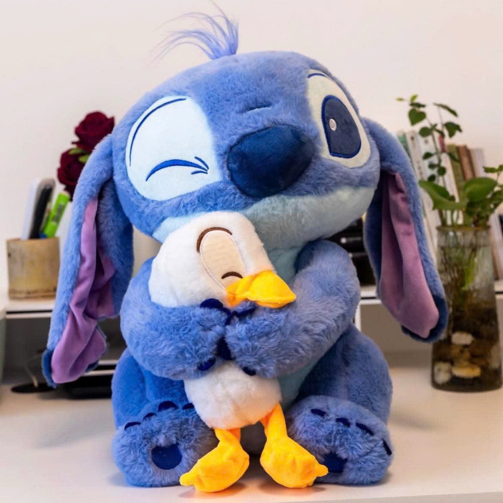 Gấu Bông Stitch Ôm Vịt Dễ Thương, Thú Nhồi Bông Stich Mẫu Mới 2026 Cao Cấp Quà Tặng Sinh Nhật Cho Bạn Trai\Gái, Cho Bé