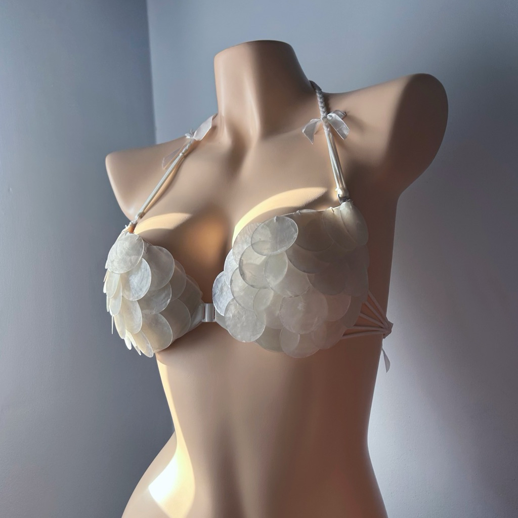 HOẢ TỐC Bikini Khoen Sò Đính Thủ Công SHELL BRALETTE QUEMEO Áo Vỏ Xà Cừ dessign by QUEMEO