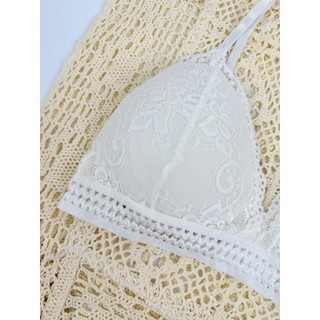 ÁO LÓT REN Kiểu Dáng Bralette Nữ Tính Không Gọng Đệm Ngực Nâng Đỡ Tự Nhiên Màu Trắng Kem ALR01