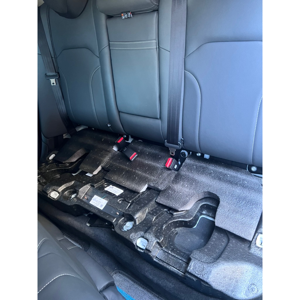 đệm nâng ghế sau xe vf7