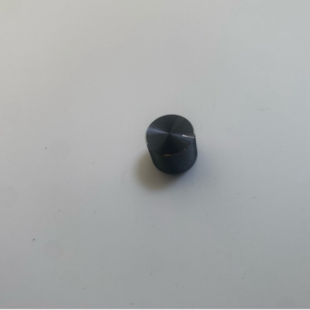 Núm vặn chiết áp nhôm phay đen cao cấp - Đường kính 16mm, chiều cao 13mm, dùng cho Amply/Loa/Thiết bị âm thanh
