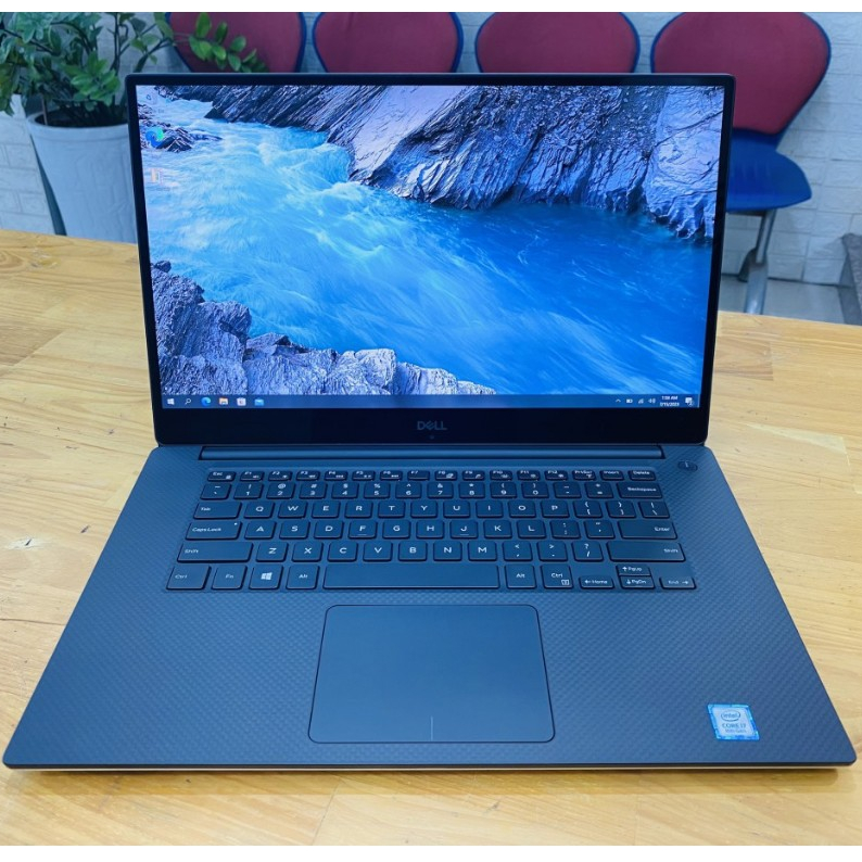 Dell Precision 5530 [MÁY TRẠM SIÊU MỎNG] – Core i7 8850H | RAM 16-32GB | Quadro P1000/P2000 | Màn 15.6" UltraSharp Chuẩn