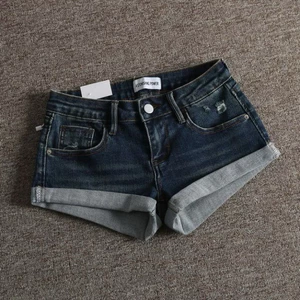 𝑺𝒔𝒖.𝑺𝒕𝒖𝒅𝒊𝒐 QUẦN SOOC DENIM CẠP THẤP DÁNG NGẮN MÀU XANH ĐẬM BẢNG SIZE SAU