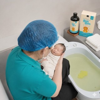Nước Tắm Gội Thảo Mộc Cho Bé Hỗ Trợ Giảm Mẩn Ngứa, Rôm Sảy, Hăm Tã Cho Bé Sơ Sinh Home Care 500ml