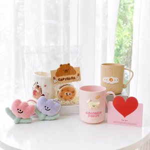 Set Quà Tặng Cốc Nhựa Và Móc Khóa Bông Kèm Thiệp, Túi Quà Dễ Thương MUN STORE S.MKCOC