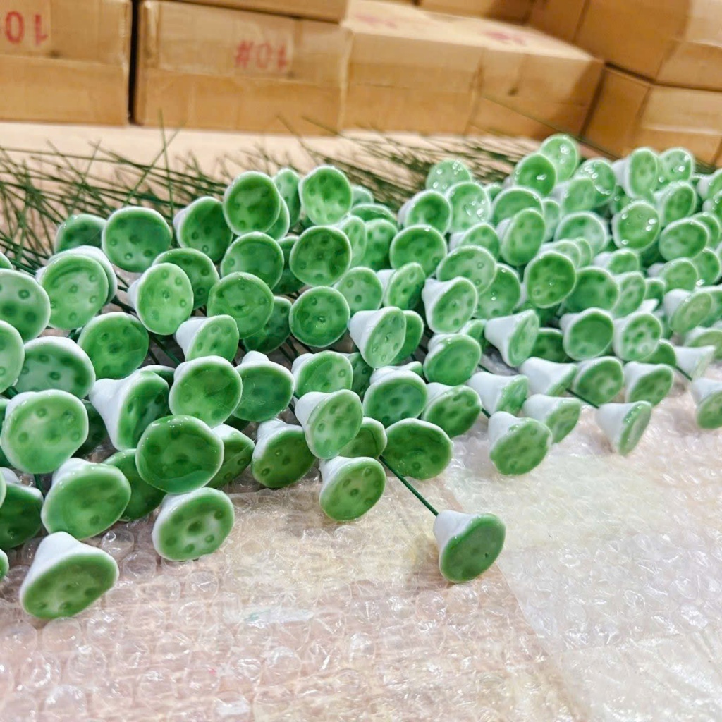 Hoa Sen Gốm Sứ Trang Trí Để Bàn, Bình Hoa Sen Kèm Lá Sen Và Đài Sen, Decor Phòng Khách, Bàn Làm Việc