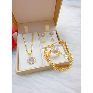 Mua 3 tặng 1, combo 3món bộ trang sức dây chuyền, lắc tay, hoa tai tặng nhẫn, trang sức màu vàng 18 k, Titan cao cấp .