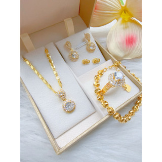 Mua 3 tặng 1, combo 3món bộ trang sức dây chuyền, lắc tay, hoa tai tặng nhẫn, trang sức màu vàng 18 k, Titan cao cấp .